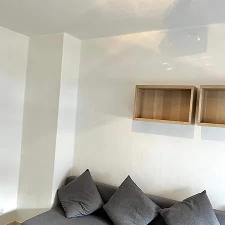 New Fully Equipped With Private Parking Space * וופרטל