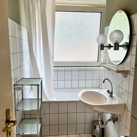 New Fully Equipped With Private Parking Space וופרטל