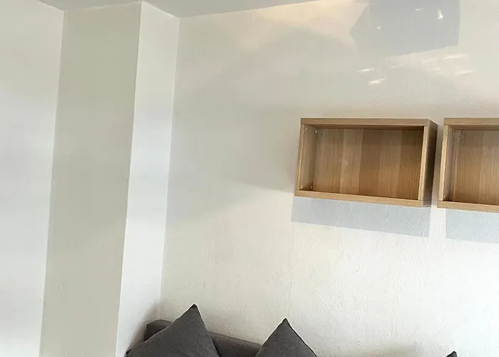 New Fully Equipped With Private Parking Space * וופרטל